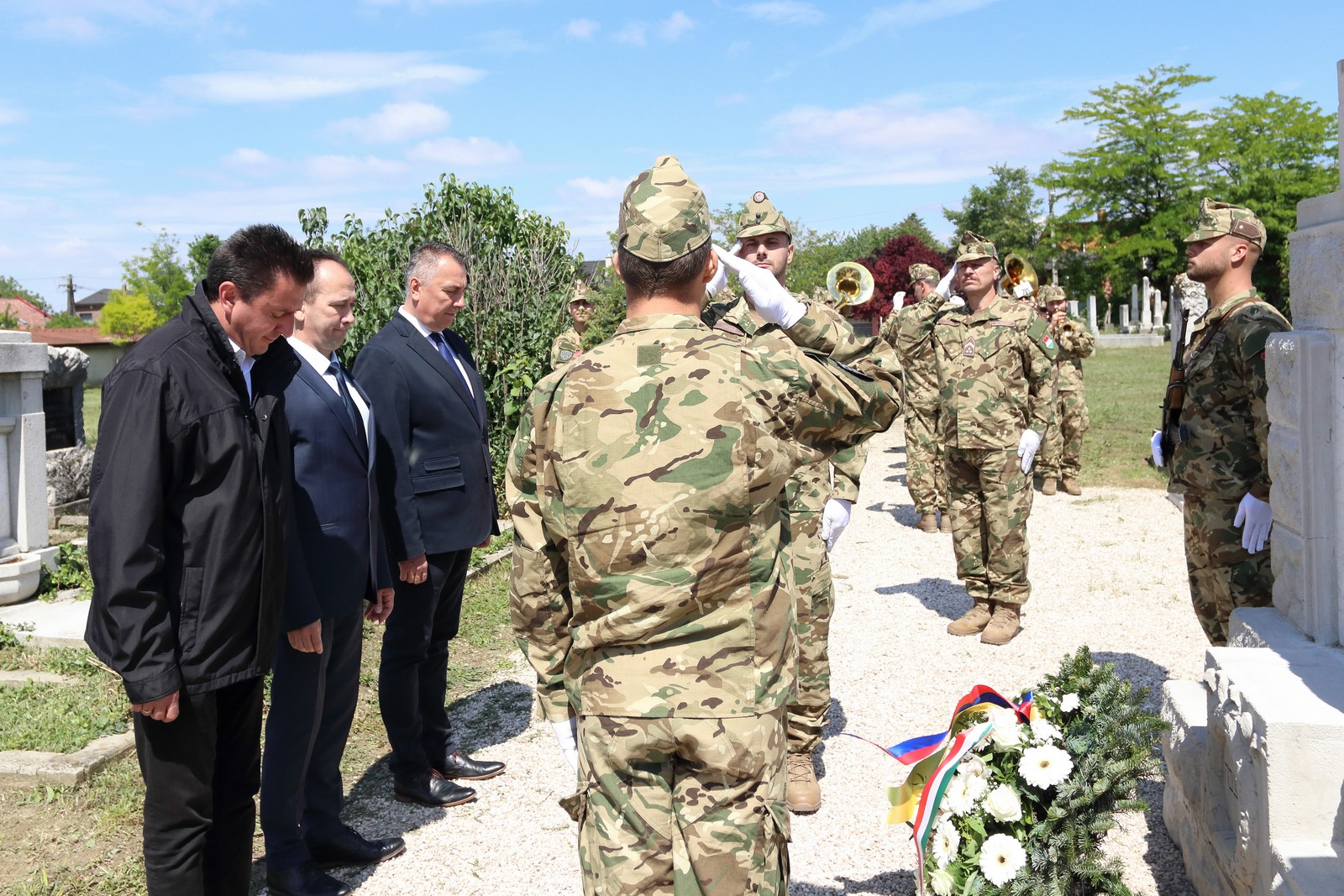 Koszorúzások Fehérváron Hősök Napja alkalmából